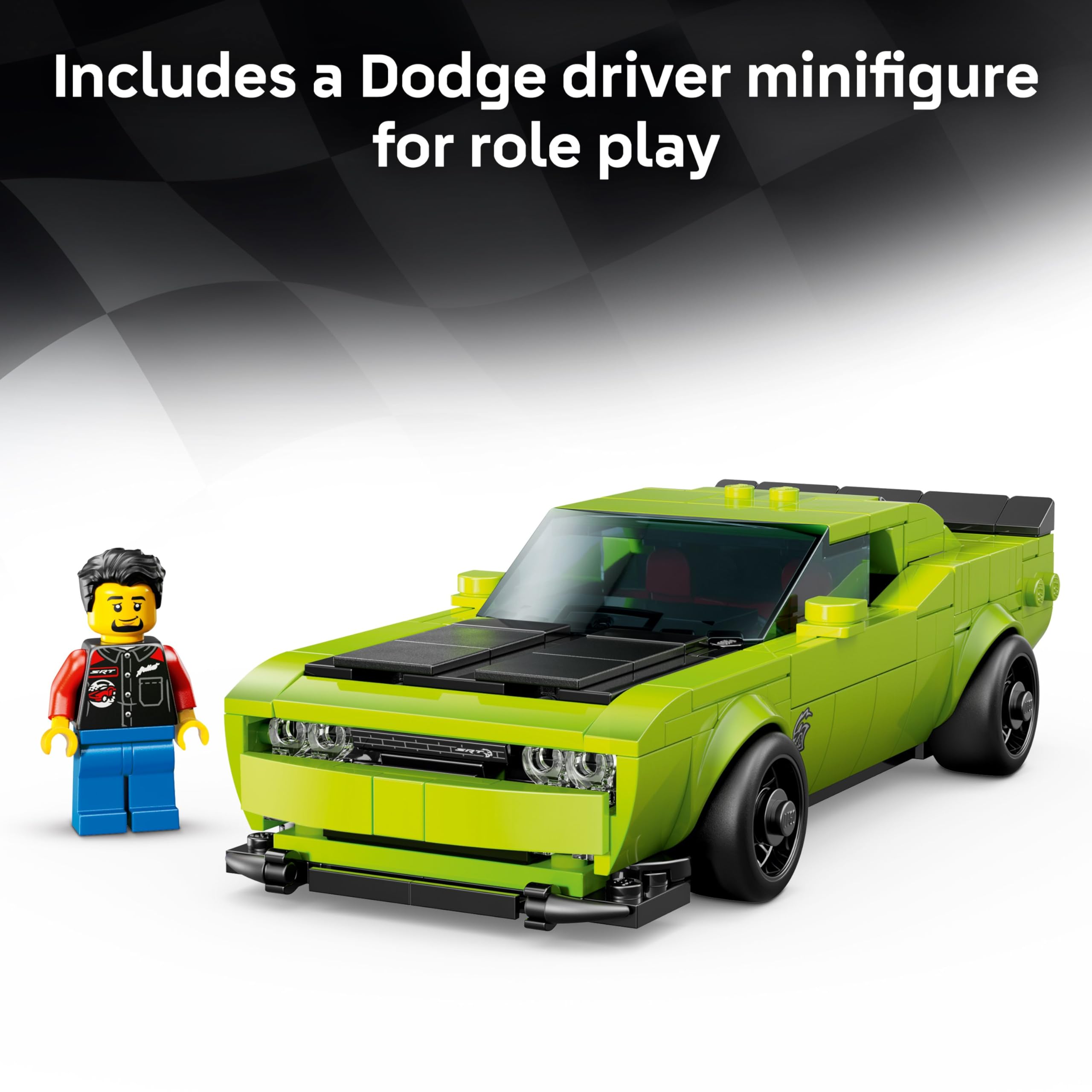 LEGO Dodge Challenger junto a una regla para mostrar dimensiones reales