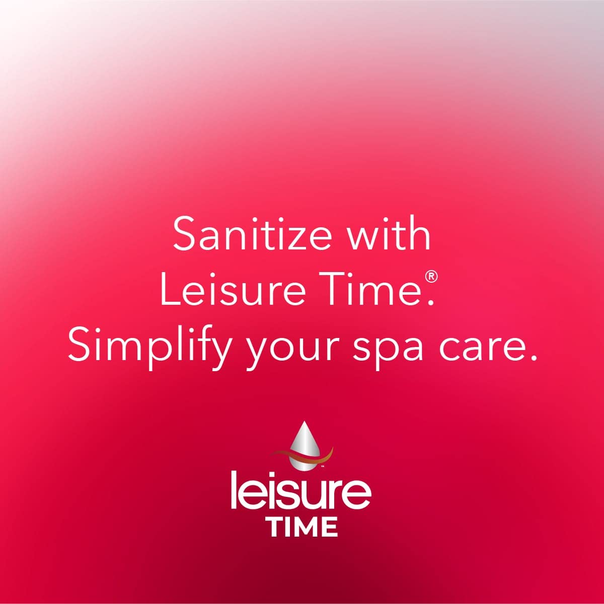LEISURE TIME granulado disolviéndose en spa con agua clara como resultado visible