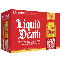 Liquid Death comparación de tamaño en mano resaltando porción king size