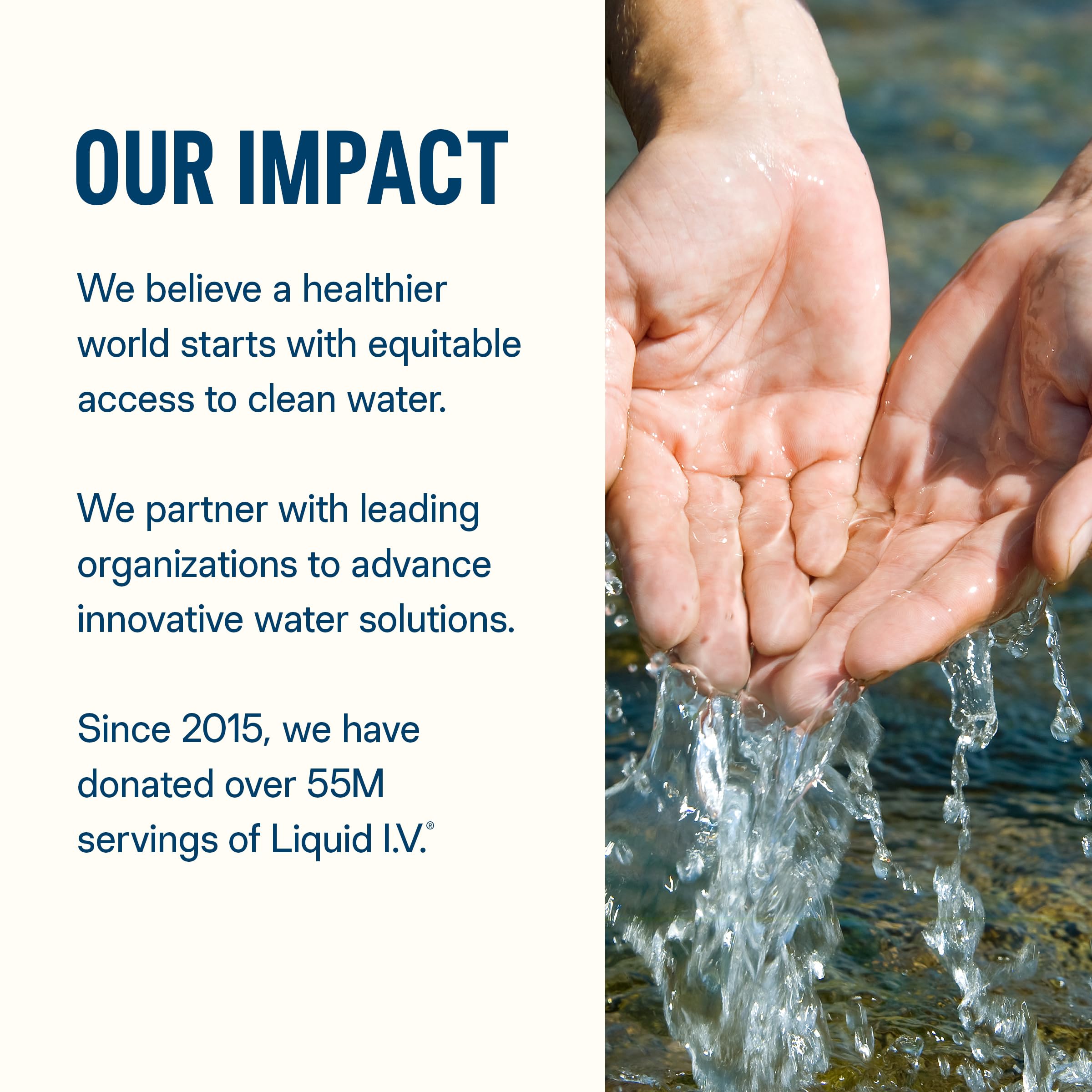 Liquid I.V. sobre en mano para comparar tamaño y portabilidad para viaje