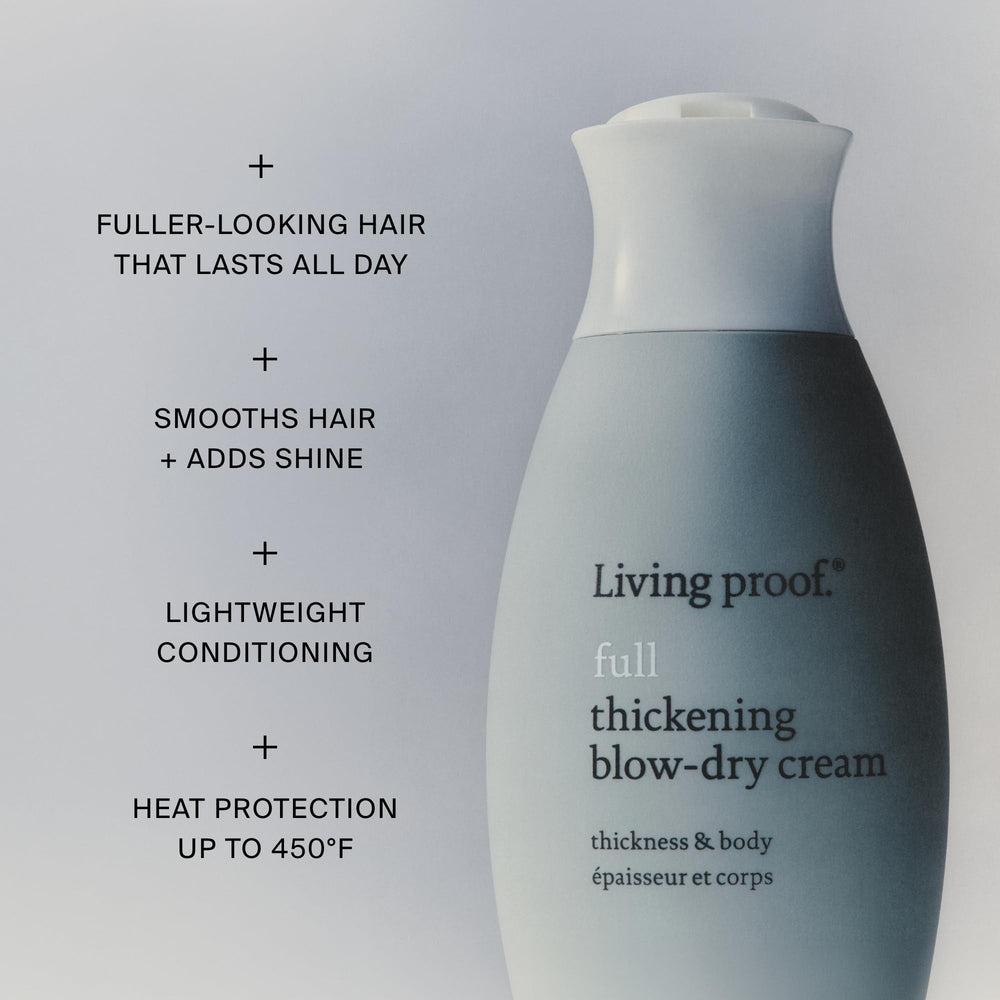 Living Proof uso con cepillo al secar para levantar raíces y crear volumen duradero