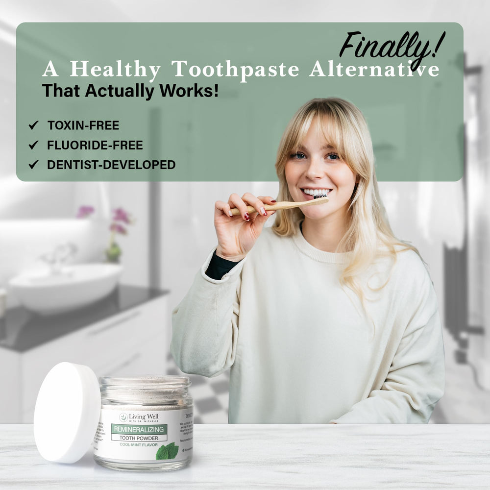 Living Well with Dr. Michelle tarro en un baño moderno demostrando uso en rutina diaria