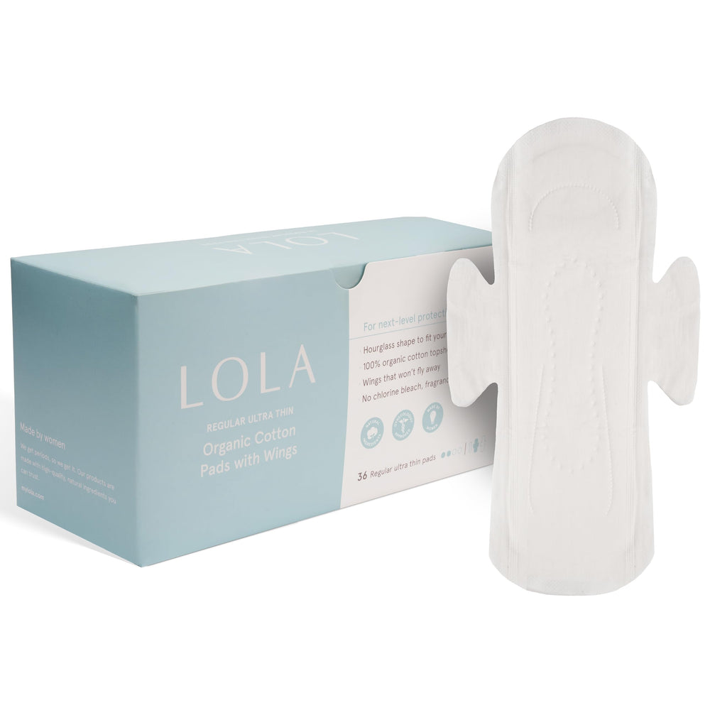 LOLA toalla frontal del empaque mostrando diseño y cantidad