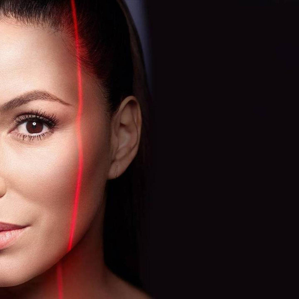 Mascarilla L'Oreal Paris en luz cálida resaltando tono y brillo mejorado