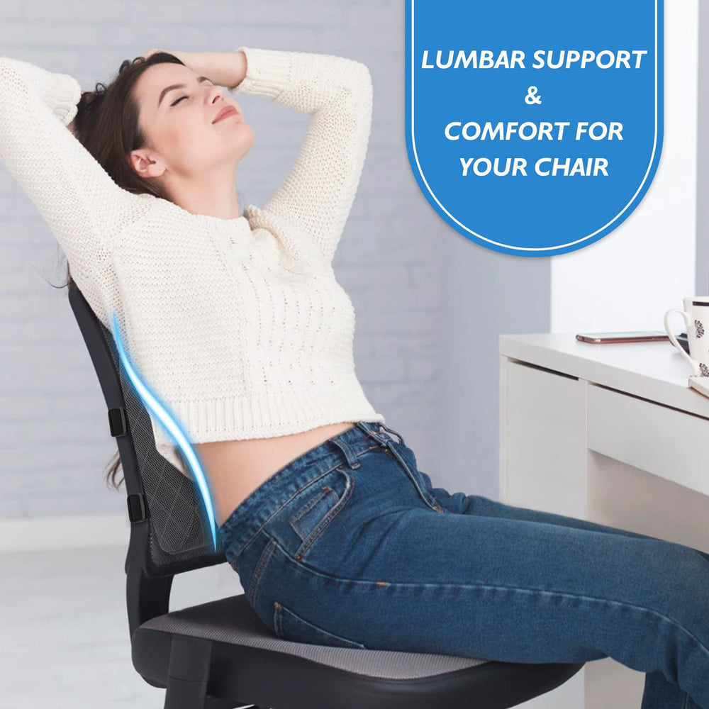 LumbarPal en ambiente de sala mostrando uso versátil y aspecto estético