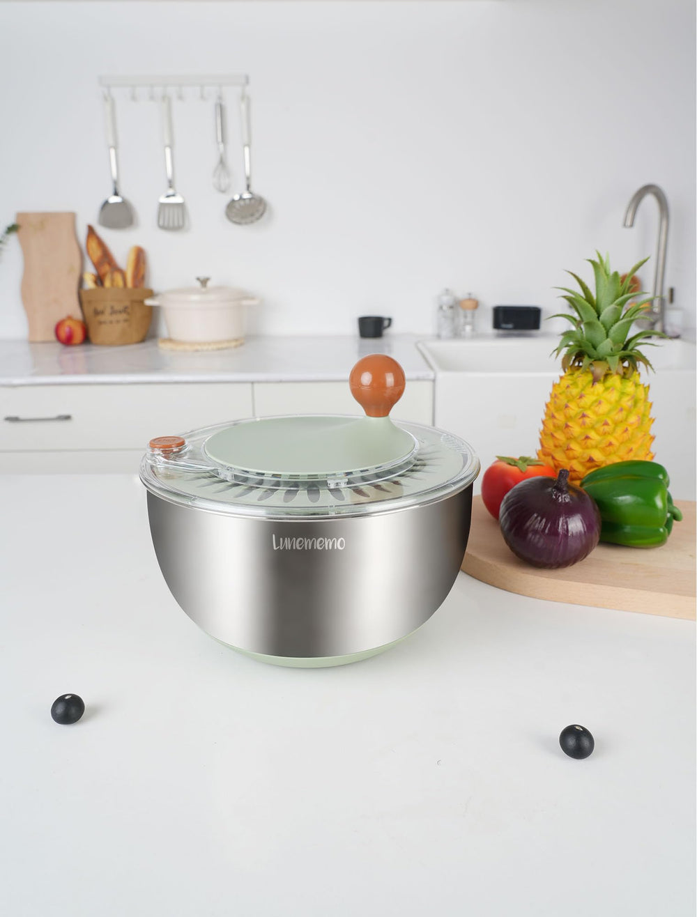 Lunememo comparación de tamaño mostrando la capacidad de 5.3 qt