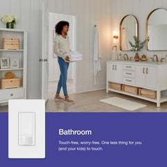 Lutron Maestro en baño encendiendo luces automáticamente para comodidad inmediata