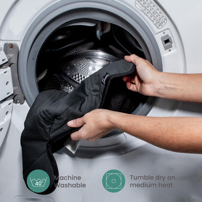 Lynmark washing label indicating machine-wash and quick cleanup benefit