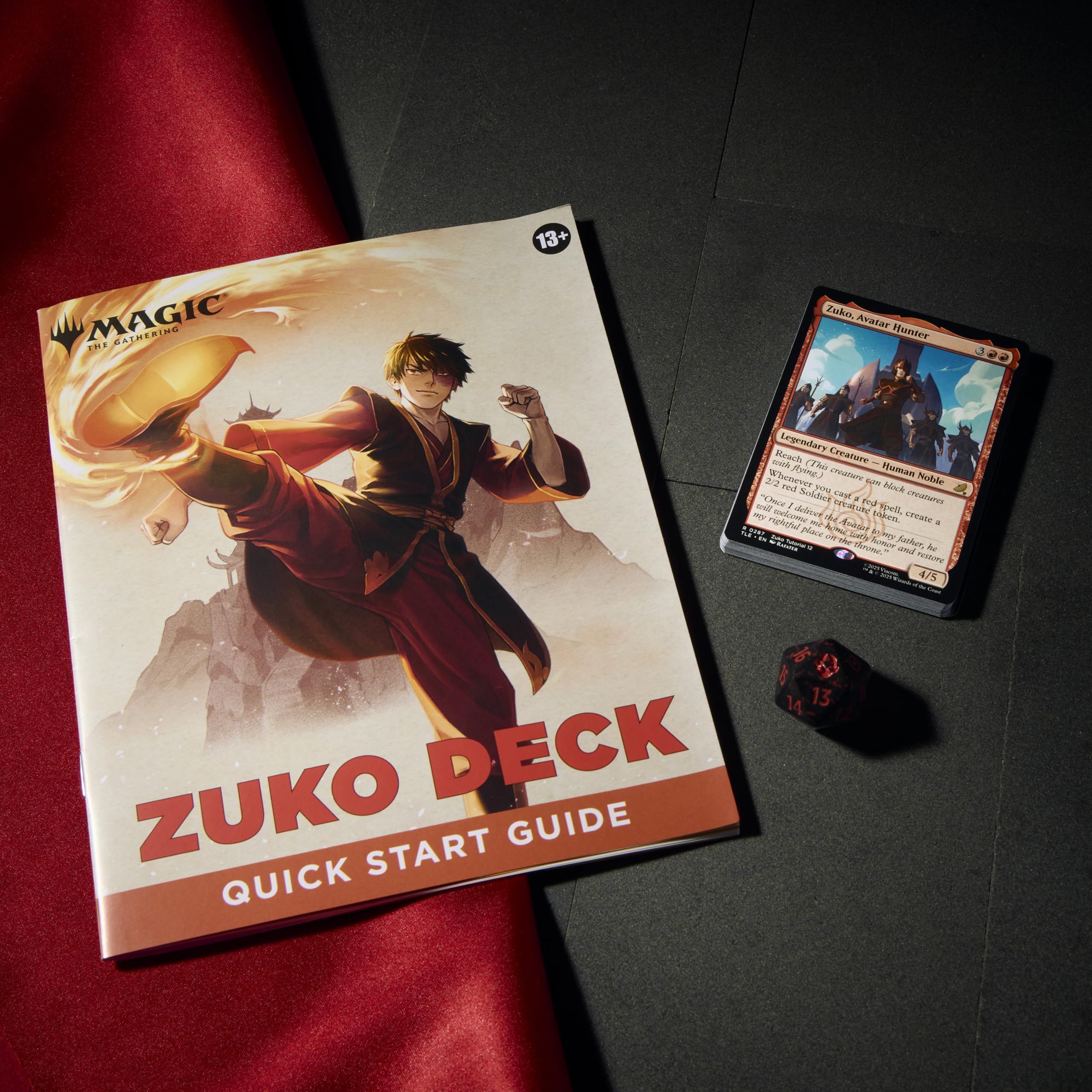 Magic: The Gathering cartas en uso durante una partida guiada para practicar mecánicas