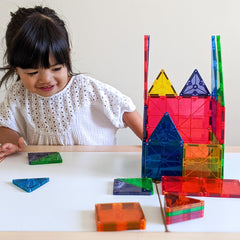 MAGNA-TILES detalle del entramado lattice que mejora la resistencia y seguridad