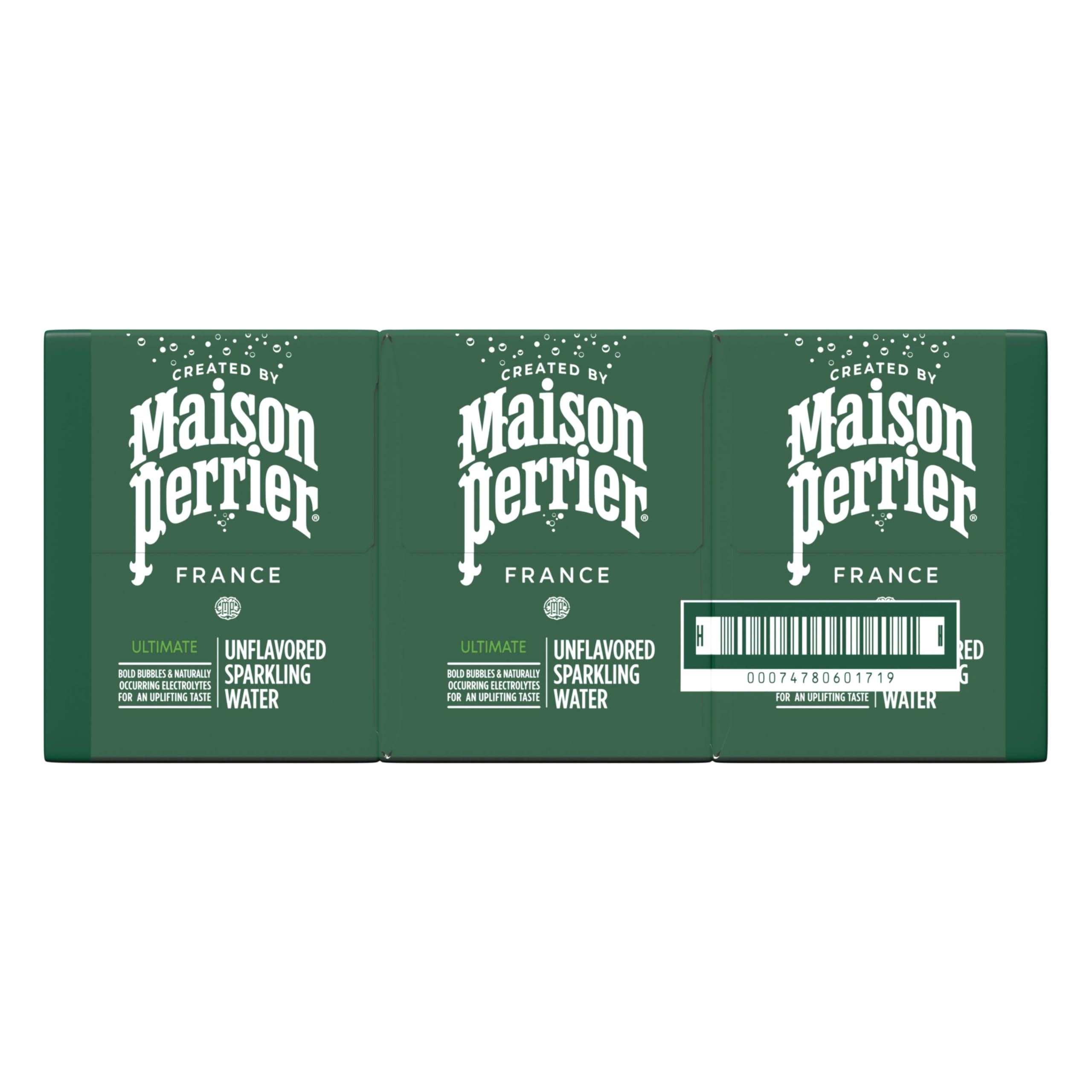 Maison Perrier en picnic en playa mostrando bebida portátil y sofisticada