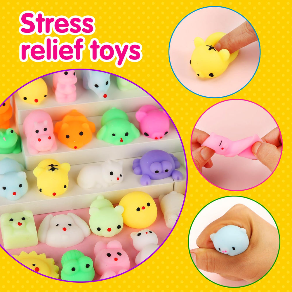 Mantyplay squishy junto a una moneda para comparar tamaño, práctico y compacto