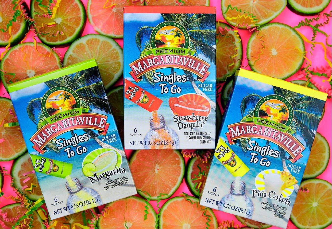 SINGLES TO GO! escena lifestyle en playa sugiriendo relax y sabor tropical al instante