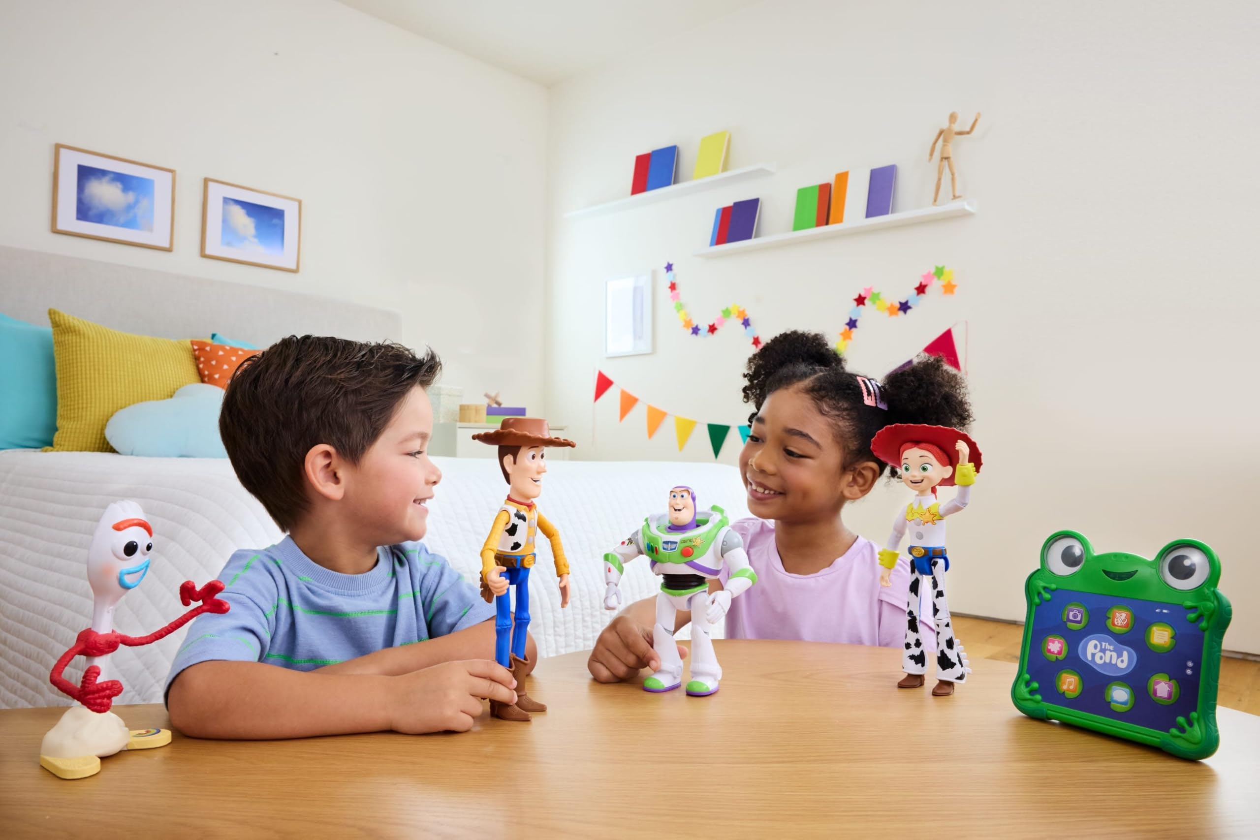 Mattel Buzz Lightyear primer plano del rostro con nueva expresión clásica y detalle