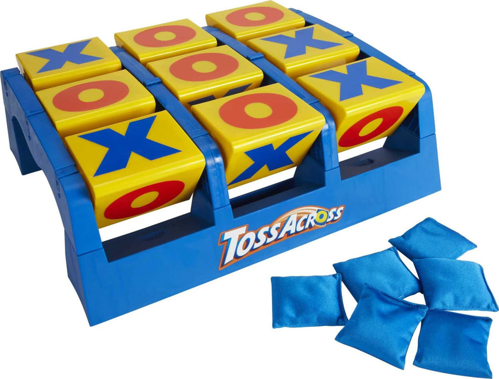 Mattel Games partida en jardín con niños lanzando bolsas, fomenta coordinación y juego al aire libre