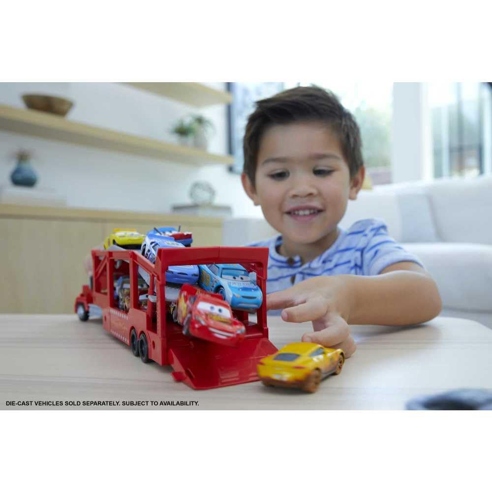 Mattel Mack Hauler comparación de tamaño para ver las 13 pulgadas reales