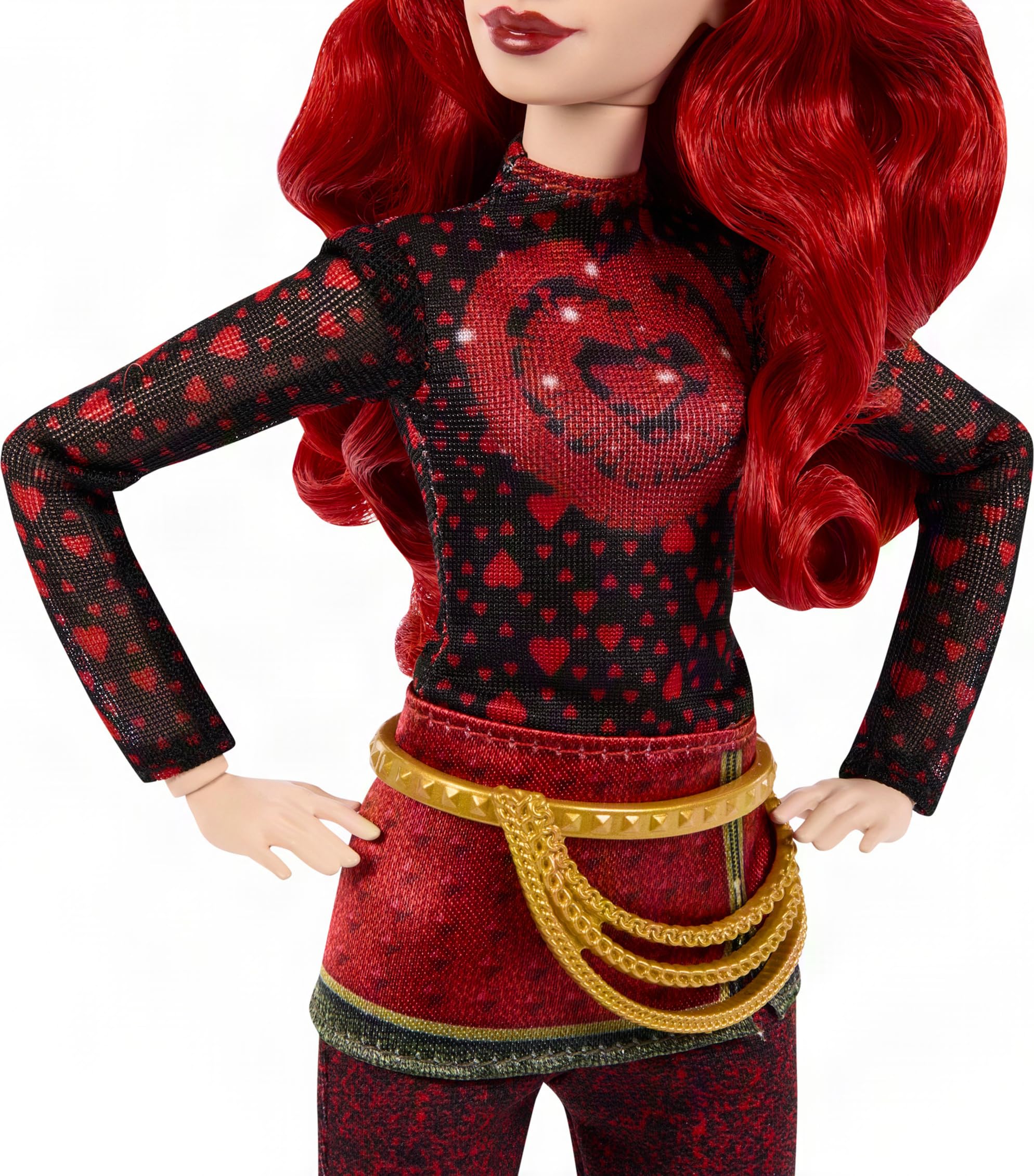 Mattel primer plano de Max mostrando chaqueta morada y sombrero distintivo