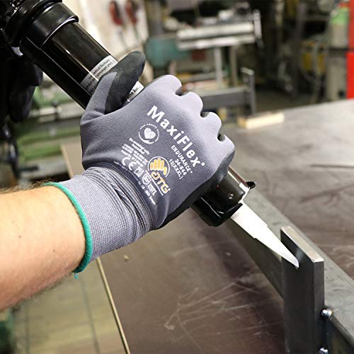 MaxiFlex rounded fingertip detail showing smooth knit for improved sensitivity