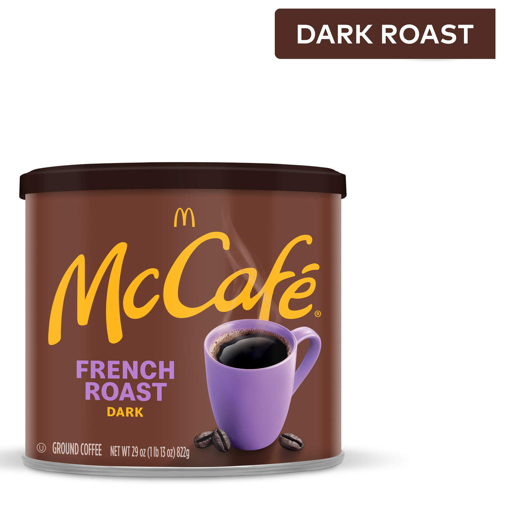 McCafé taza humeante servida, resultado de un tueste oscuro y cuerpo definido