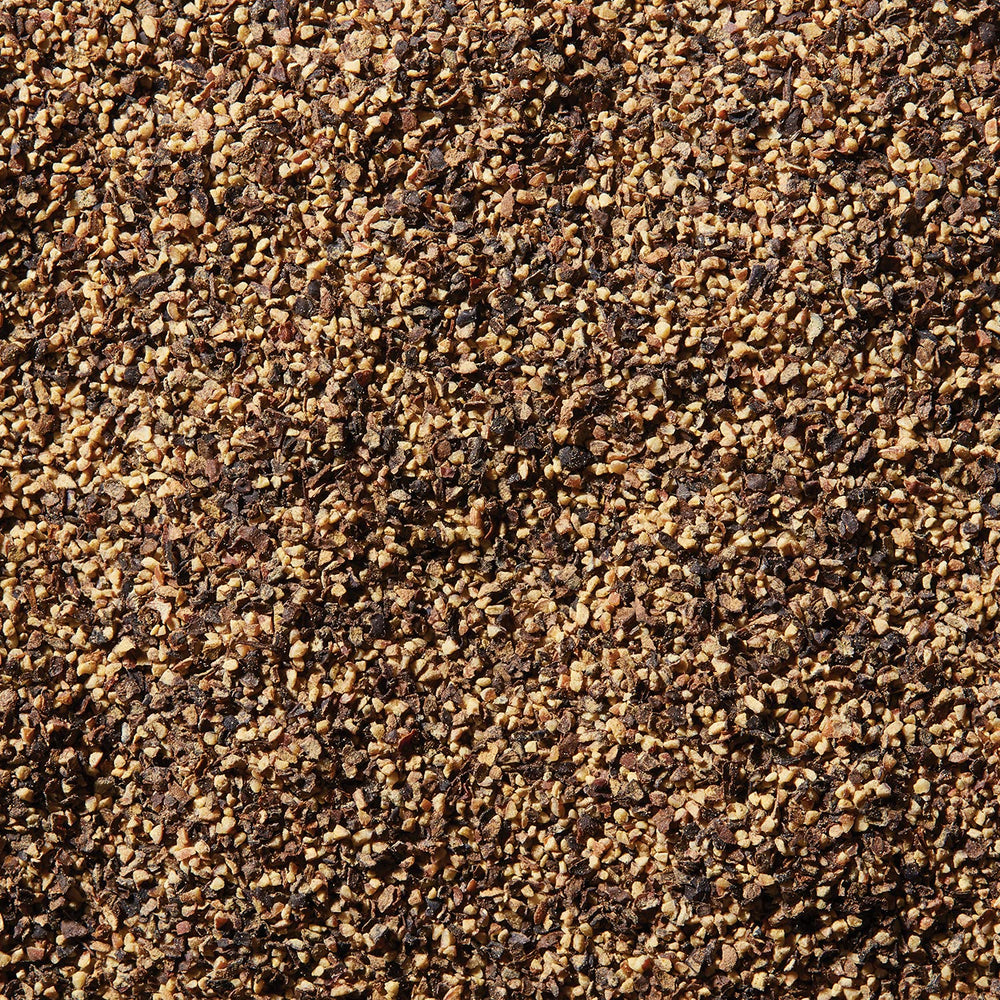 McCormick granos enteros junto a la molienda para mostrar origen y calidad