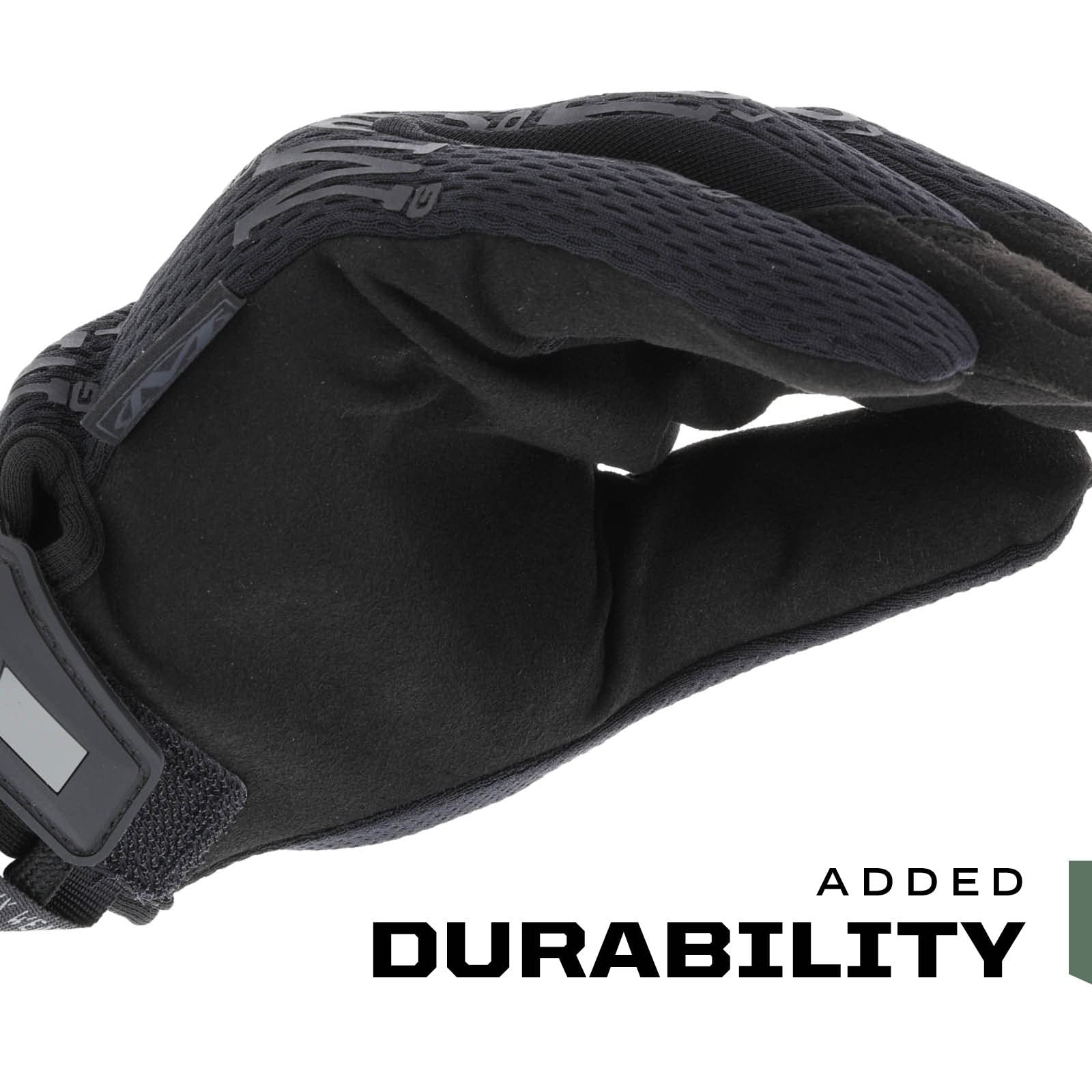 Mechanix Wear guante en uso por mecánico, precisión y protección durante trabajo