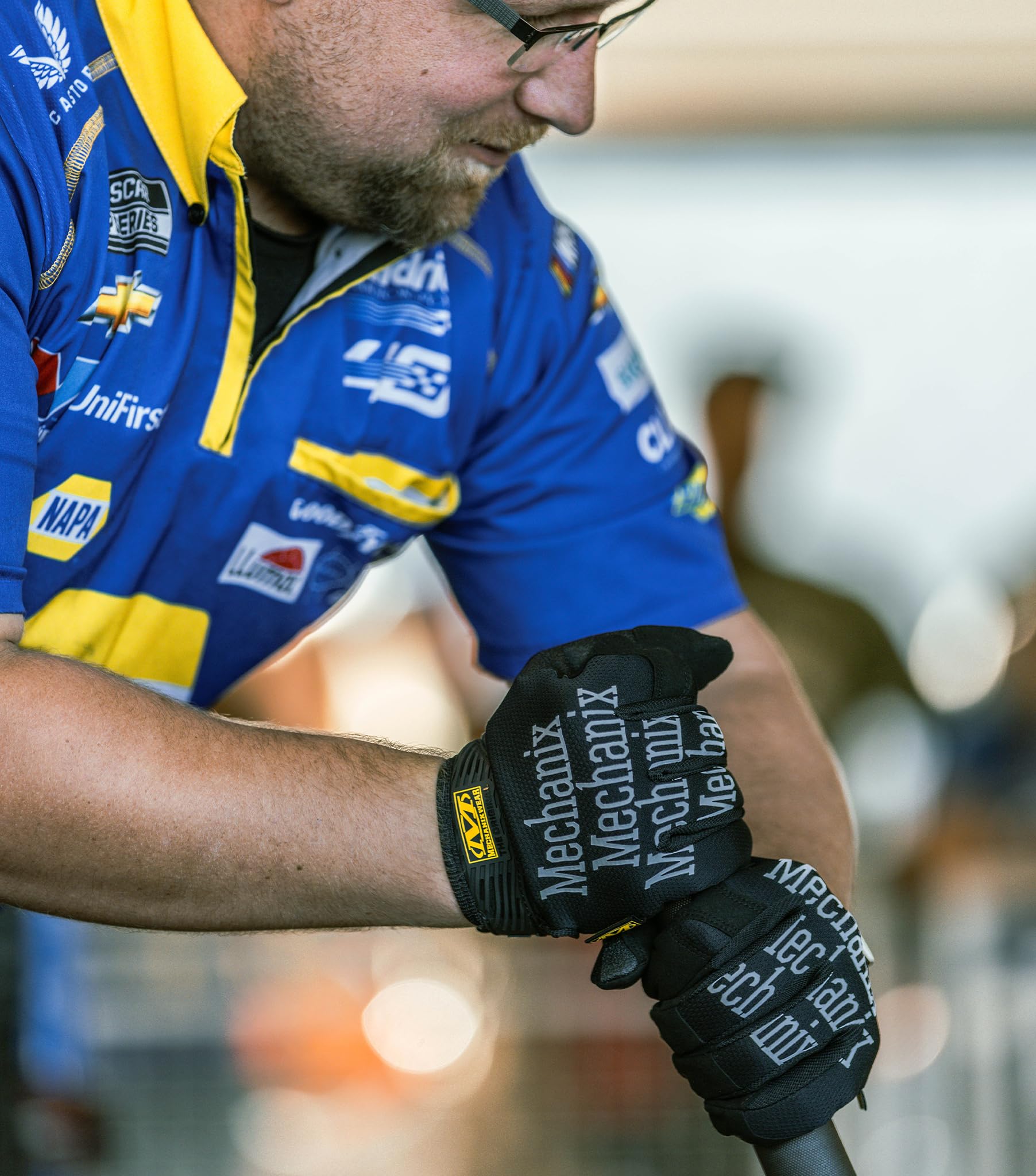 Mechanix Wear detalle de costuras reducidas, menor riesgo de rotura