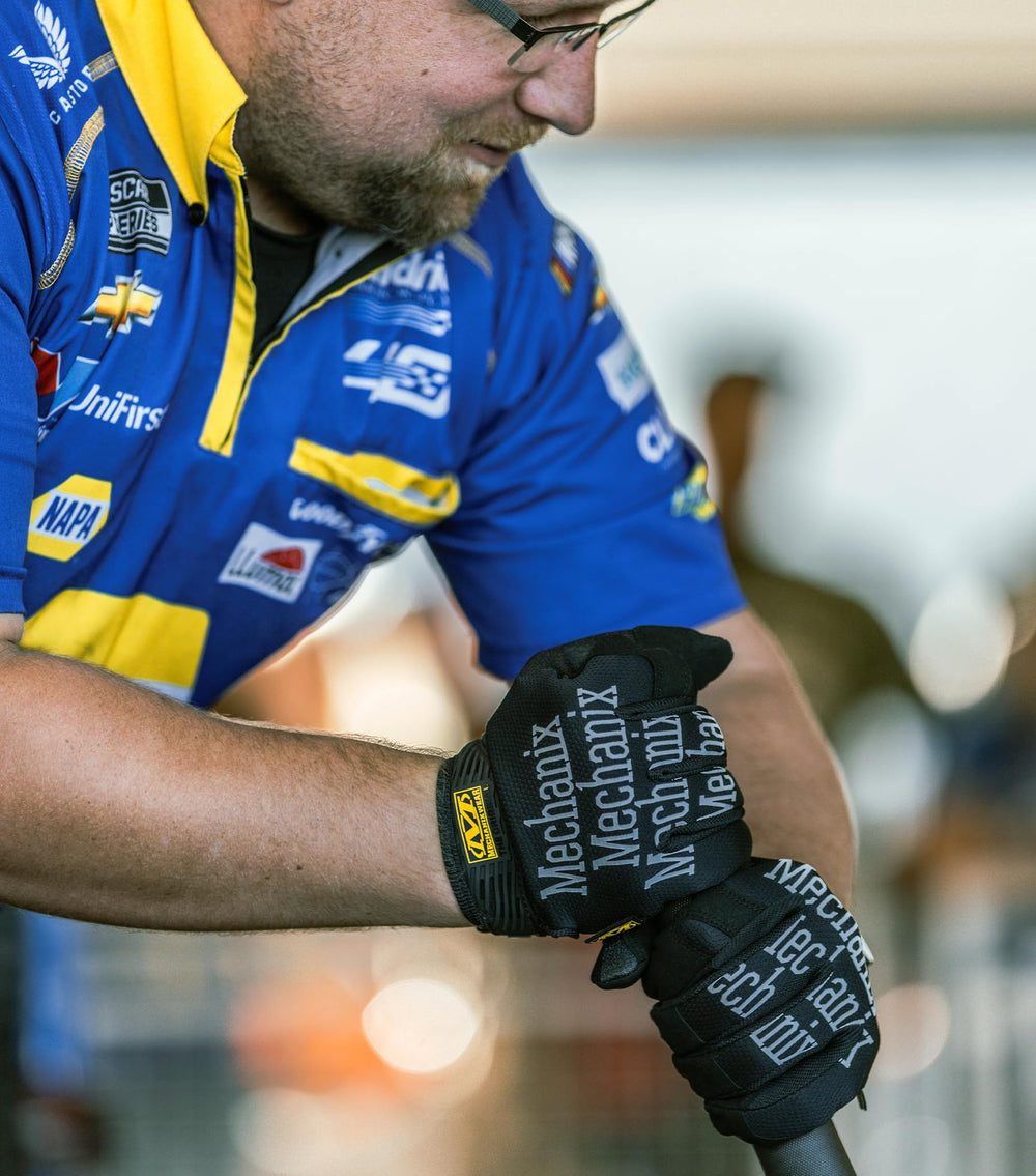 Mechanix Wear detalle de costuras reducidas, menor riesgo de rotura