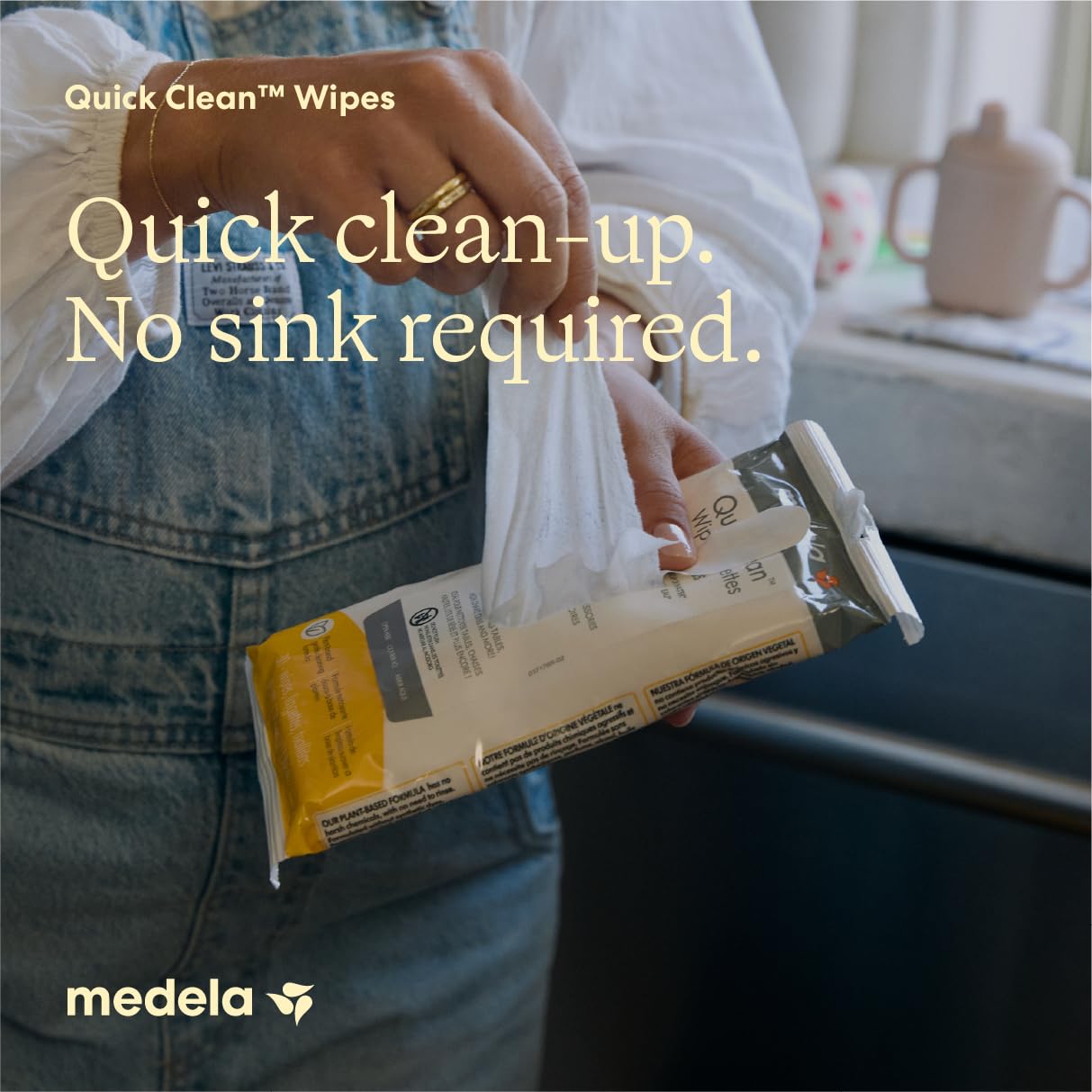 Medela paquete resellable abierto listo para extraer una toallita