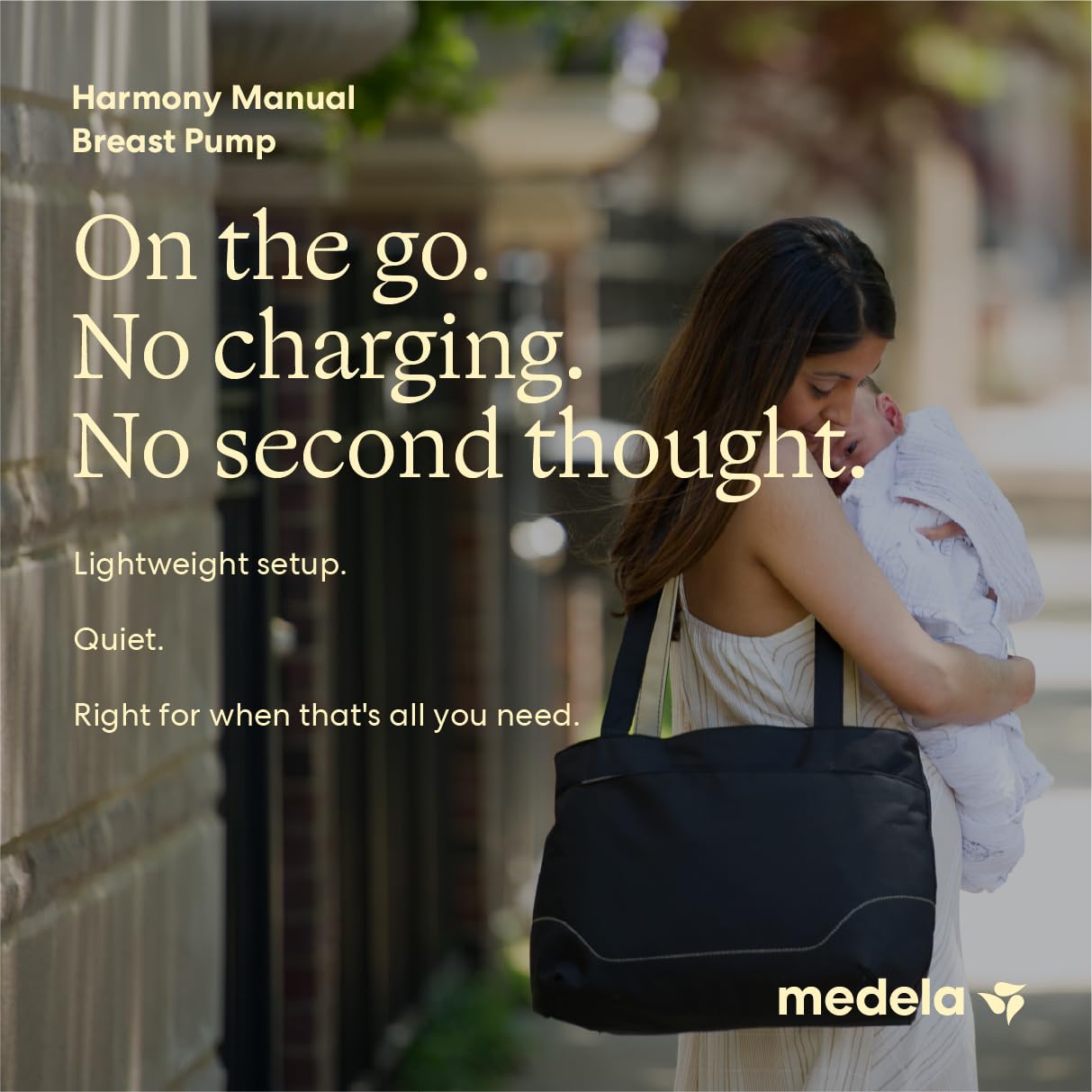 Medela Harmony dentro de un bolso para uso diario fuera de casa