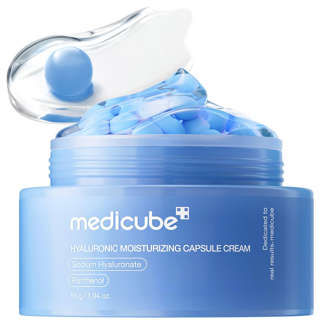 medicube envase frontal mostrando diseño y beneficio de hidratación prolongada