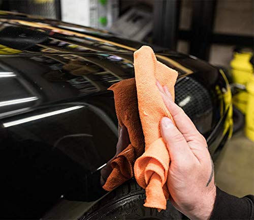 Meguiar's comparación antes y después que revela acabado renovado