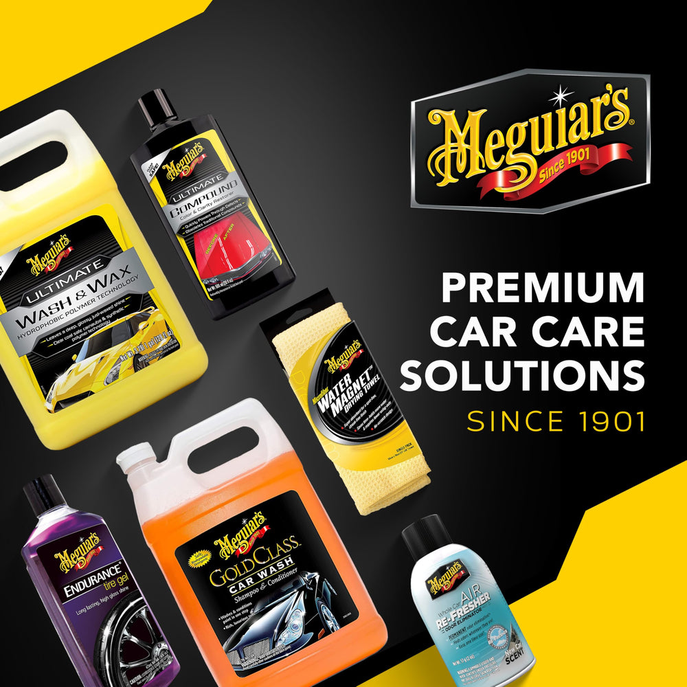 Botella Meguiar's junto a una llave para mostrar escala y tamaño práctico