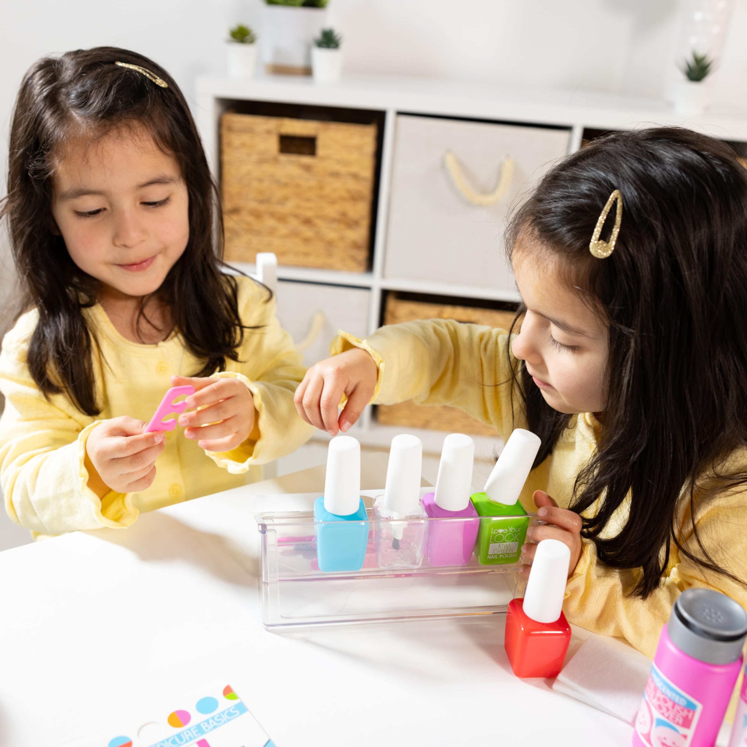 Melissa & Doug soaking bowl with accessories promoting imaginative play
