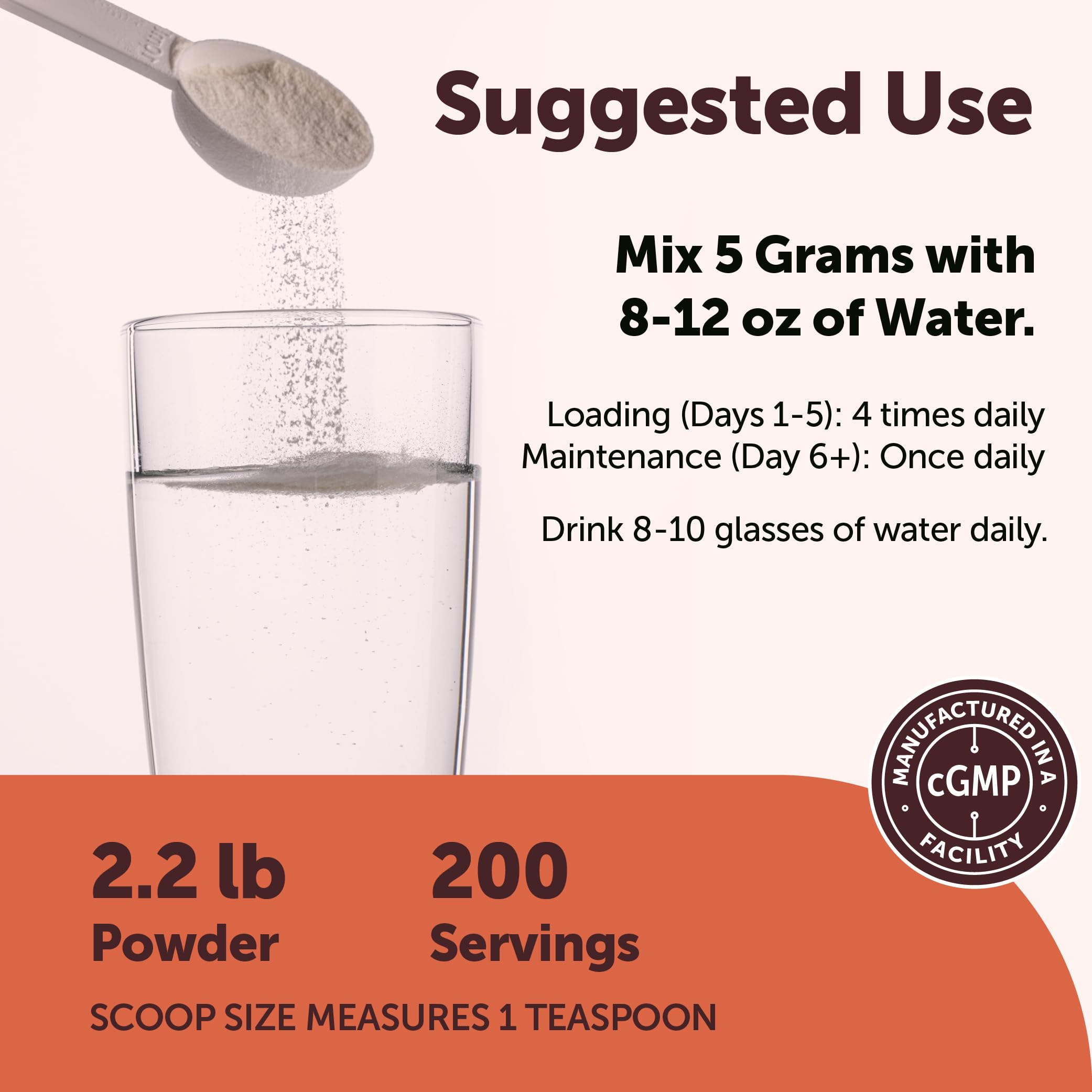 Vaso con batido mezclado con Micro Ingredients creatina listo para consumo
