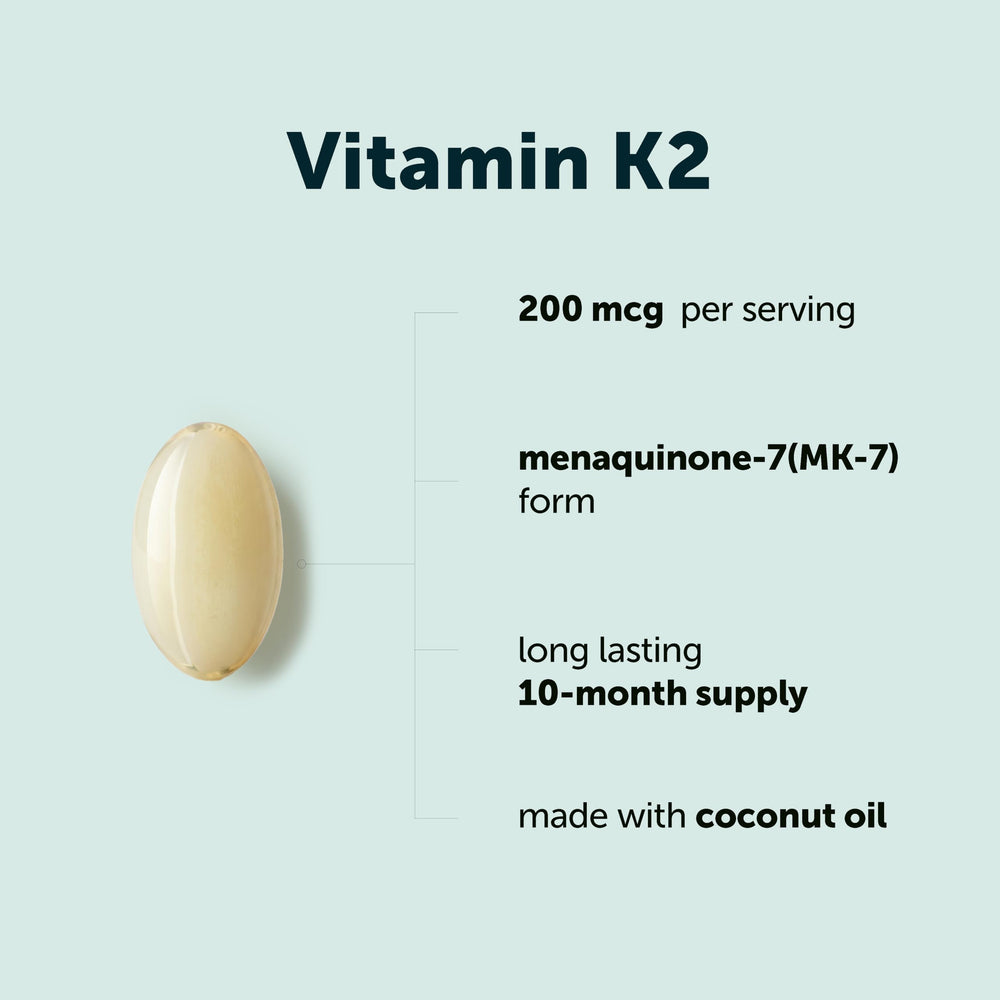 Micro Ingredients cápsula en mano para comparar tamaño y conveniencia diaria