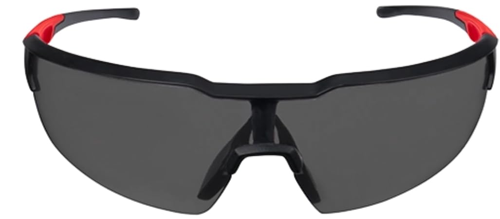 Milwaukee gafas de seguridad vista frontal con marco negro y lentes tintadas, protección cómoda