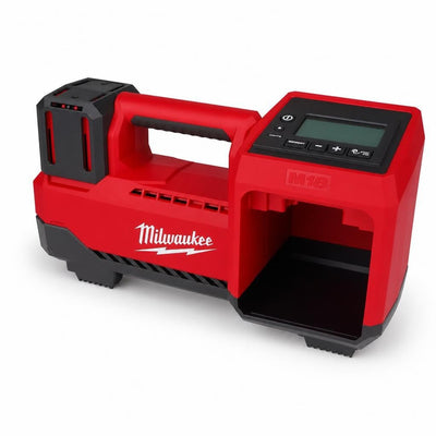 Milwaukee inflator guardado en maletero, solución lista para emergencias