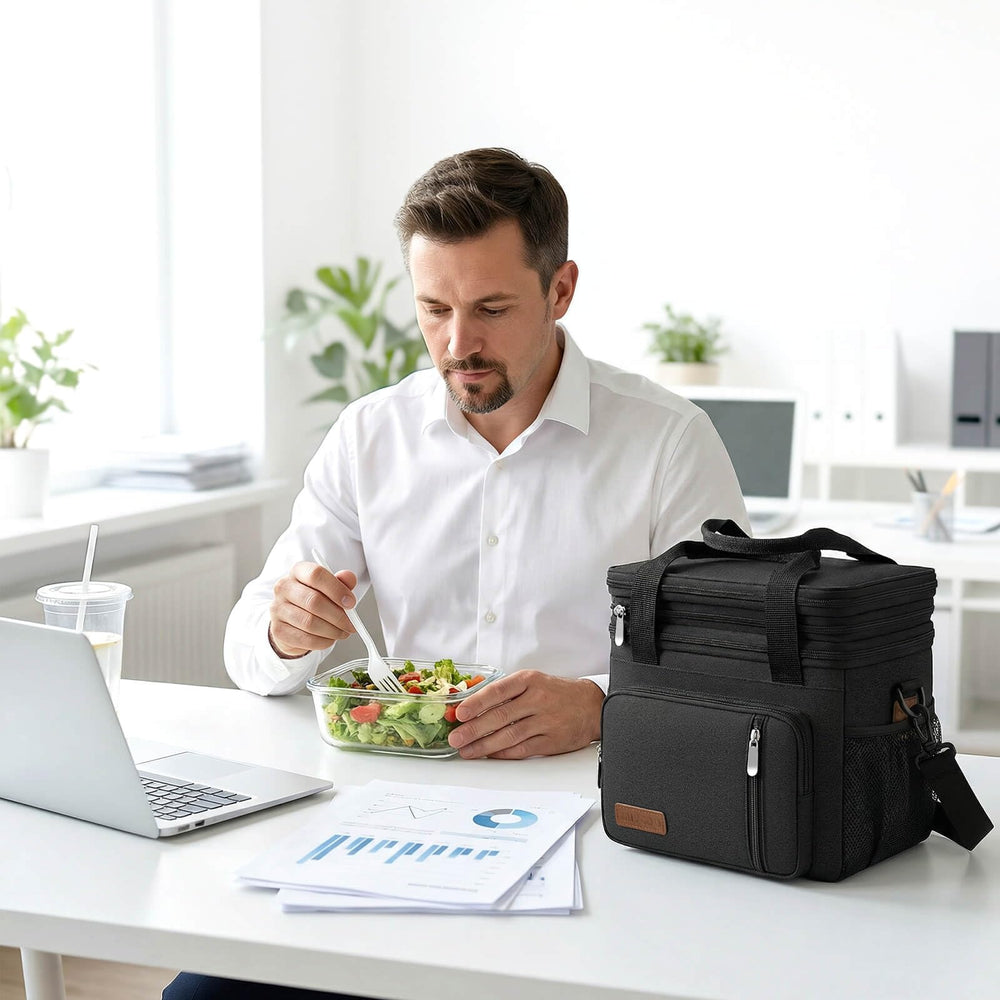 MIYCOO bolsa en un picnic al aire libre mostrando versatilidad y estilo