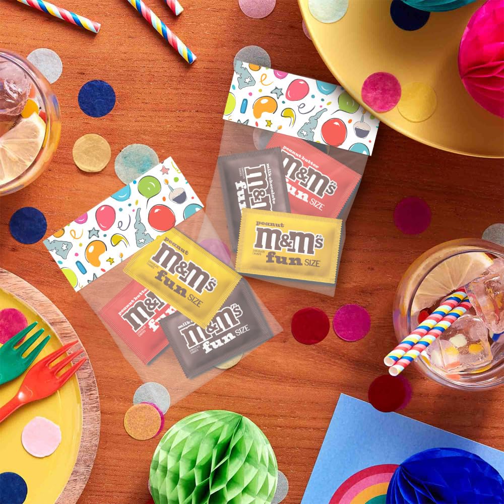 M&M'S comparación con mano para ver tamaño fun size práctico