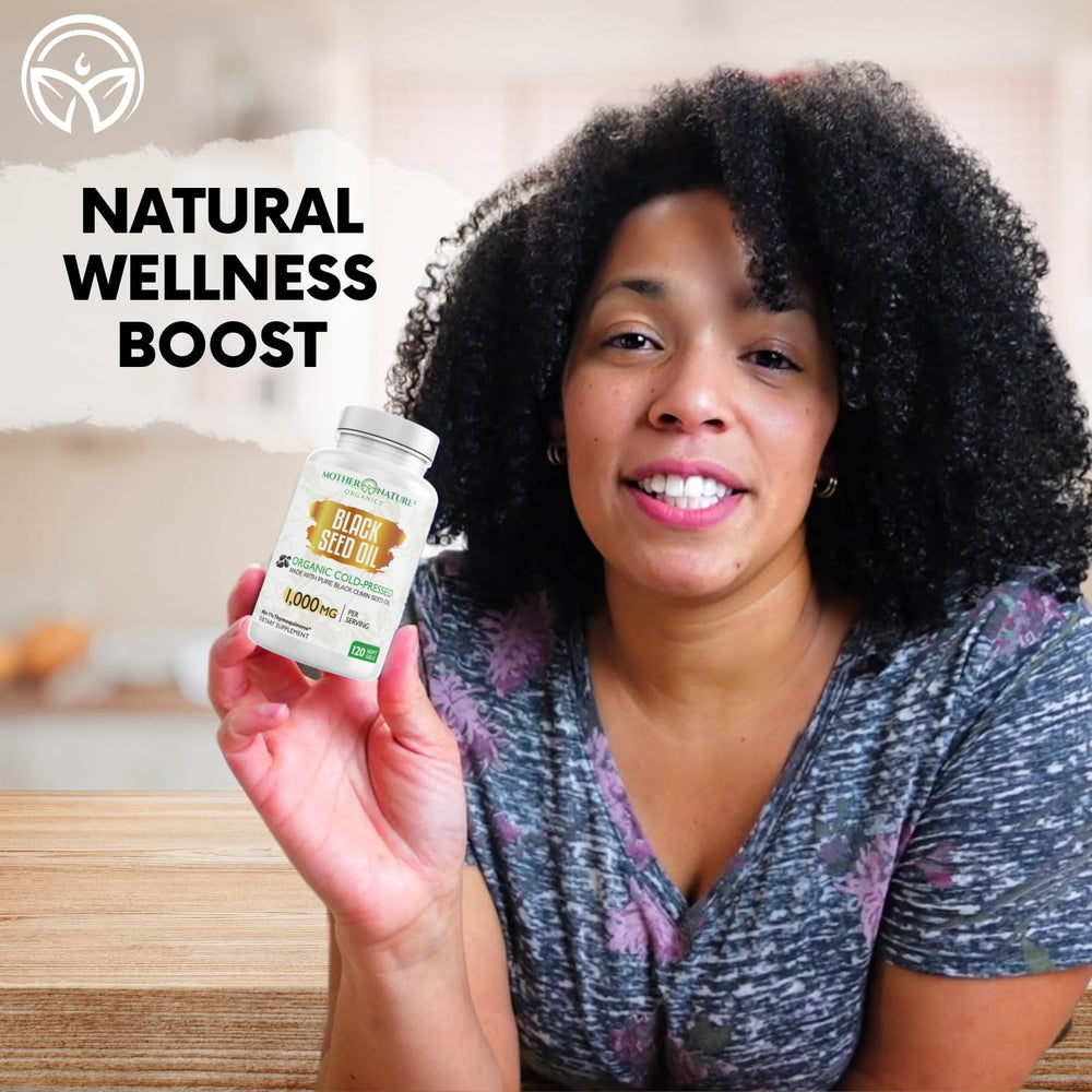 Mother Nature Organics cápsulas sobre mesa junto a alimentos saludables