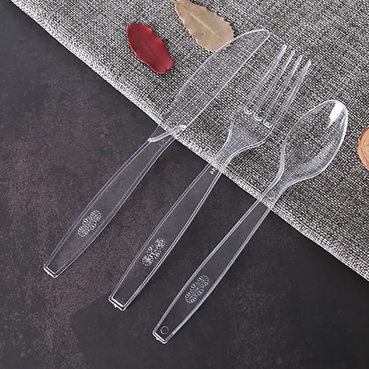 MOACOCK cucharas en mesa de fiesta, apariencia neutra y versátil