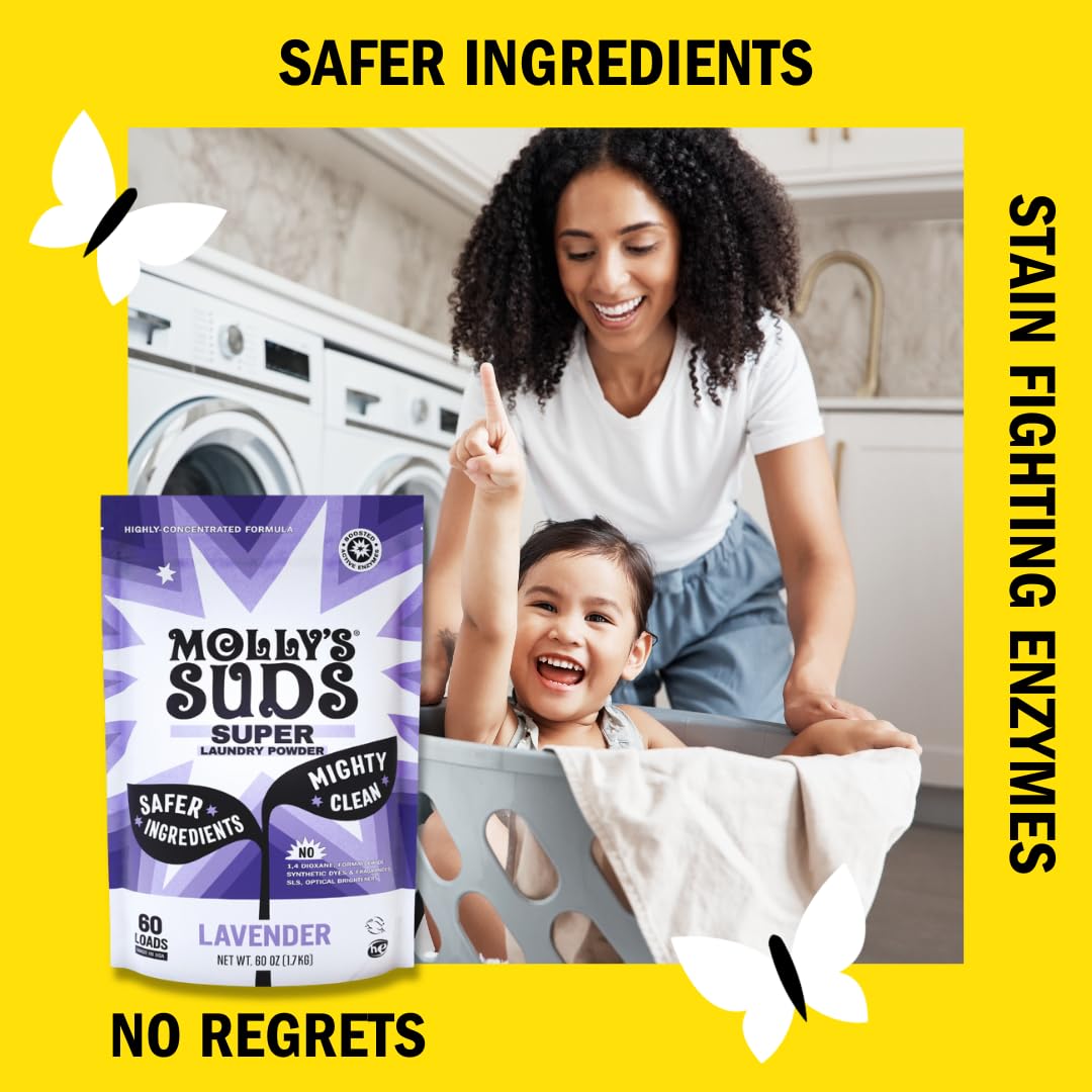 Molly's Suds cucharada dosificando polvo para ahorro y rendimiento