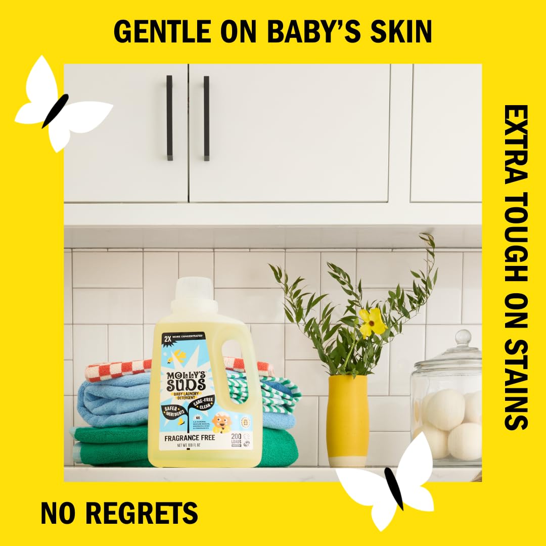 Molly's Suds en lavadora en uso limpiando ropa de bebé sin fragancias