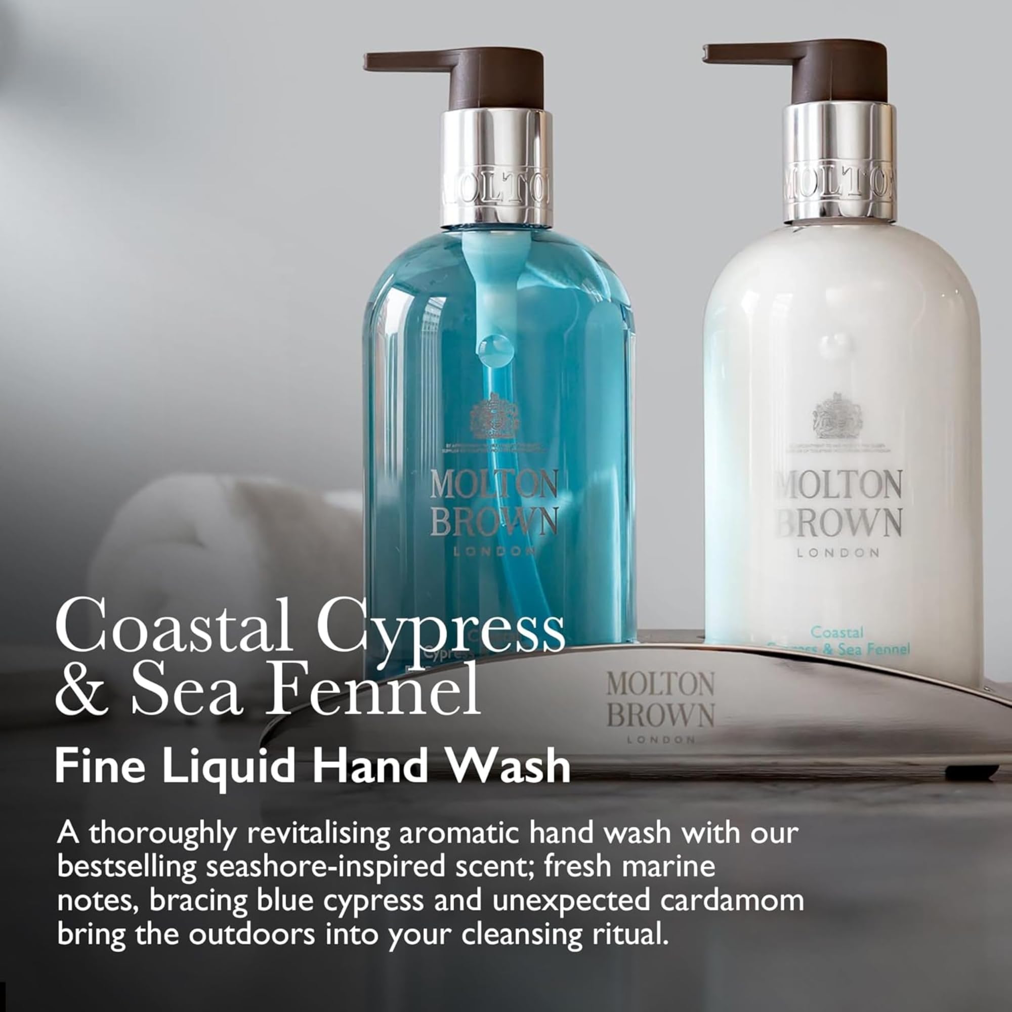 Molton Brown detalle de etiqueta con nombre del aroma y garantía de calidad
