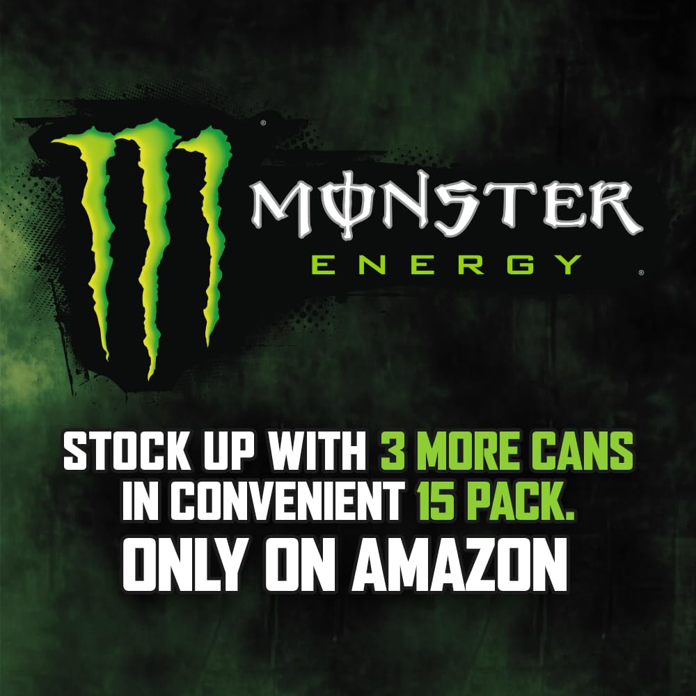 Monster lata verde en mano durante actividad para energía sostenida