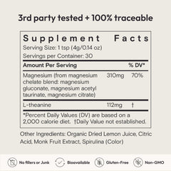 Moon Juice primer plano del polvo Magnesi-Om que destaca su textura fina y disolución