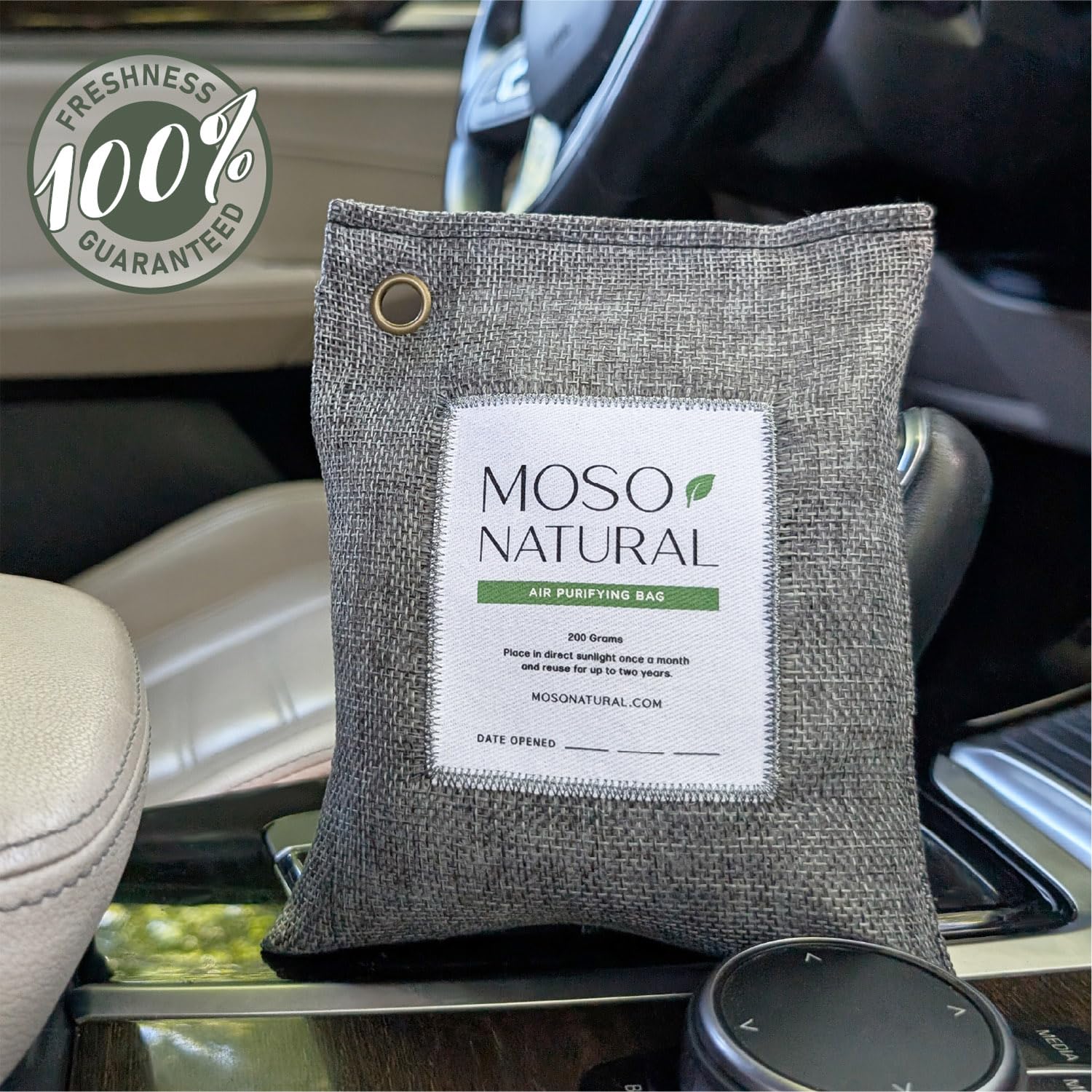 MOSO NATURAL bolsa colgada en armario manteniendo ropa fresca y sin olor