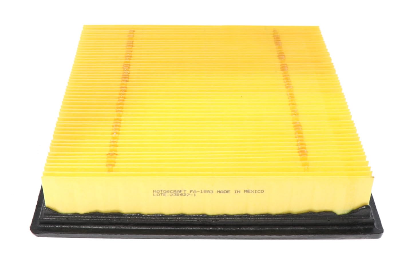 Motorcraft FA-1883 primer plano de los pliegues del medio filtrante con alta densidad