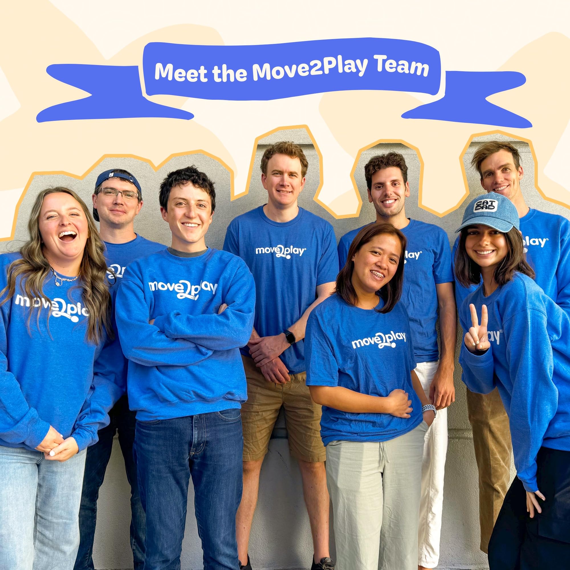 Move2Play ambiente de fiesta infantil con micrófono, fomenta celebraciones divertidas
