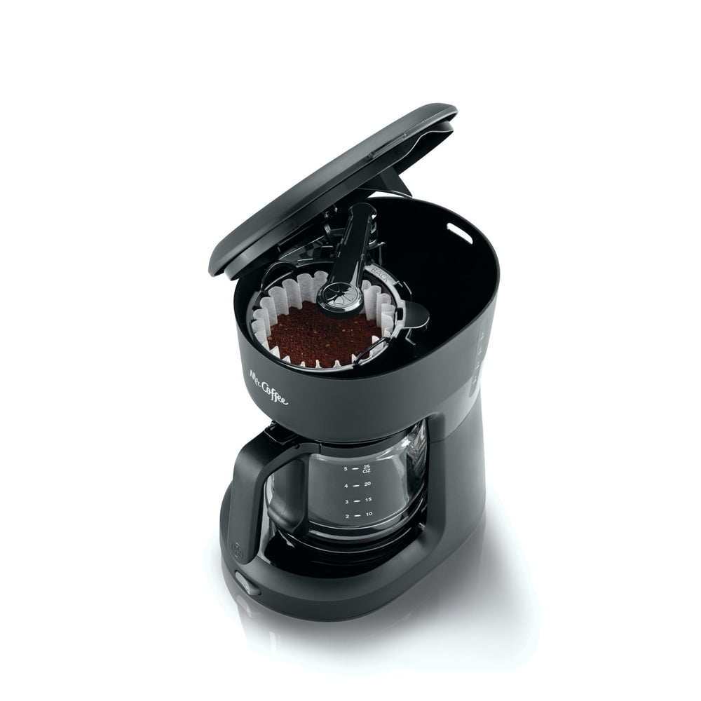 Mr. Coffee comparación de tamaño con tazas, capacidad clara